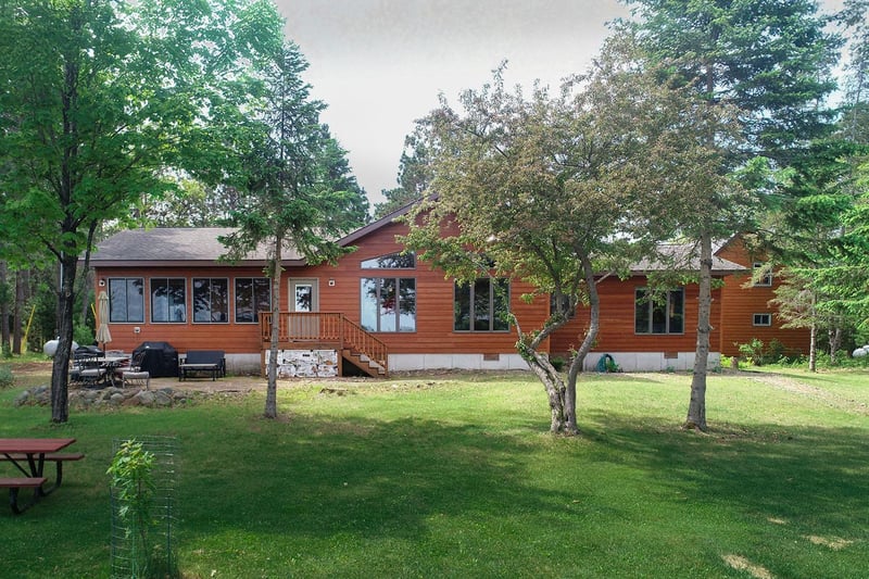 16148 S Morningside Dr, Gordon, WI 54838