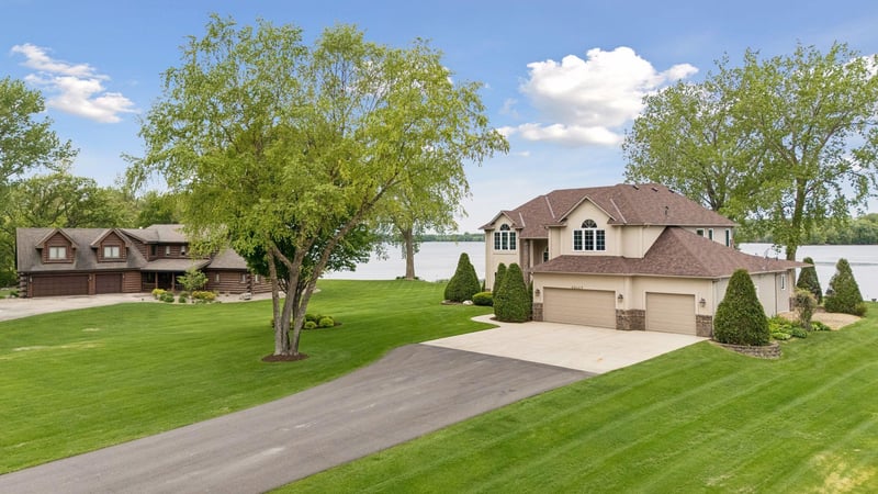 22447 Dodge Ct, Faribault, MN 55021