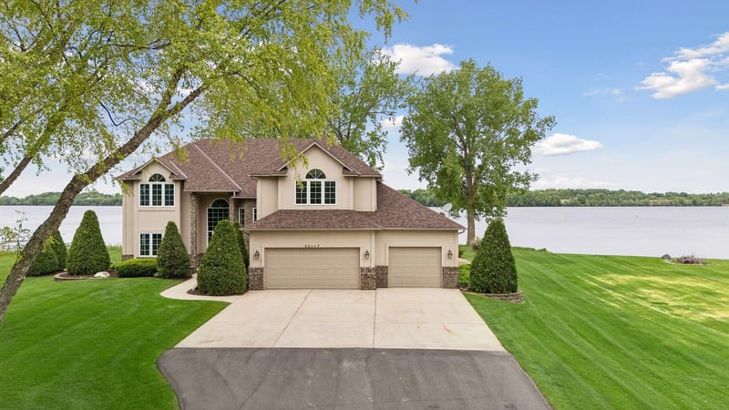 22447 Dodge Ct, Faribault, MN 55021