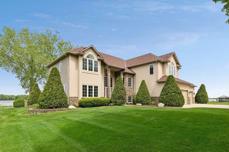 22447 Dodge Ct, Faribault, MN 55021