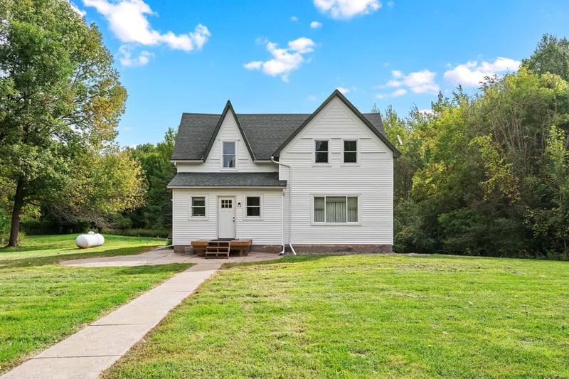 1052 Grand St, Ogilvie, MN 56358