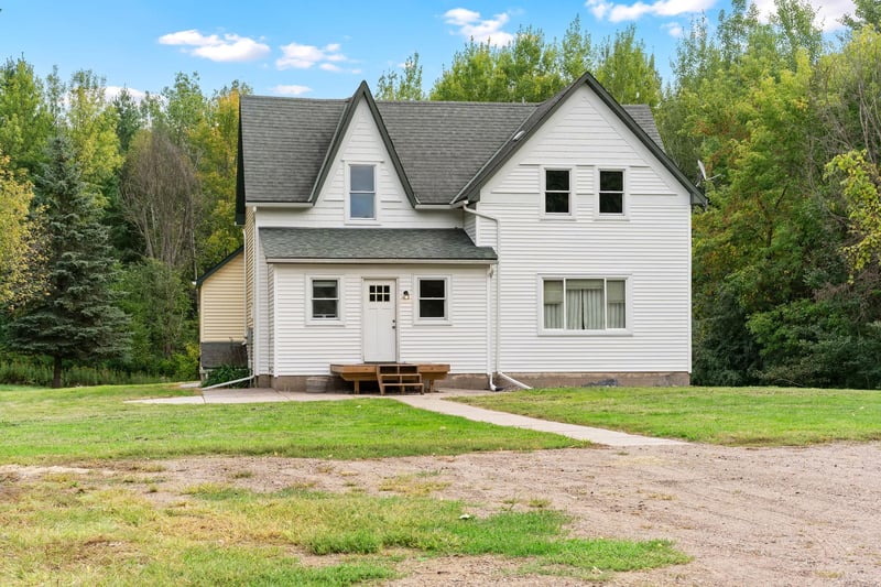 1052 Grand St, Ogilvie, MN 56358