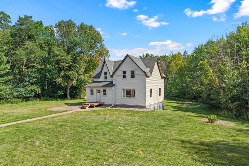 1052 Grand St, Ogilvie, MN 56358