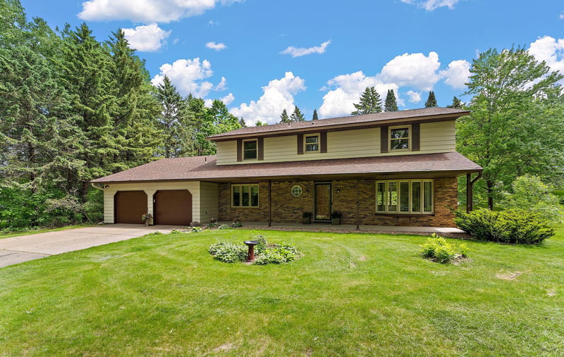 8290 Angus Ave, Inver Grove Heights, MN 55077