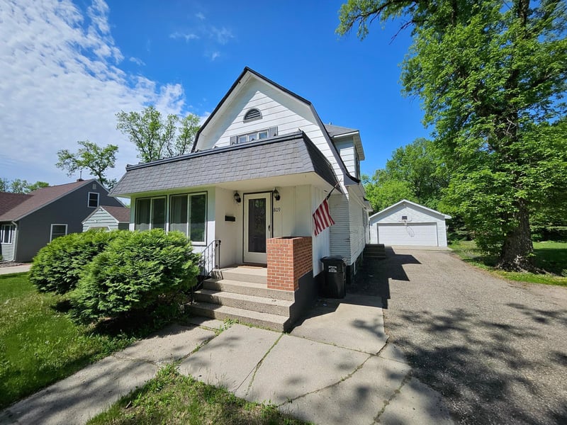 809 Park Ave, Morris, MN 56267