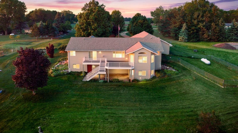440 Kuntz Dr, Independence, MN 55359