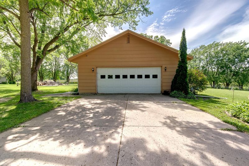 10760 100th St W, Montgomery, MN 56069
