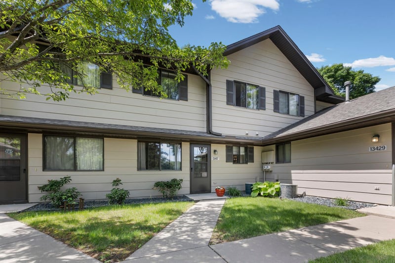 13417 Zenith Ln, Eden Prairie, MN 55346