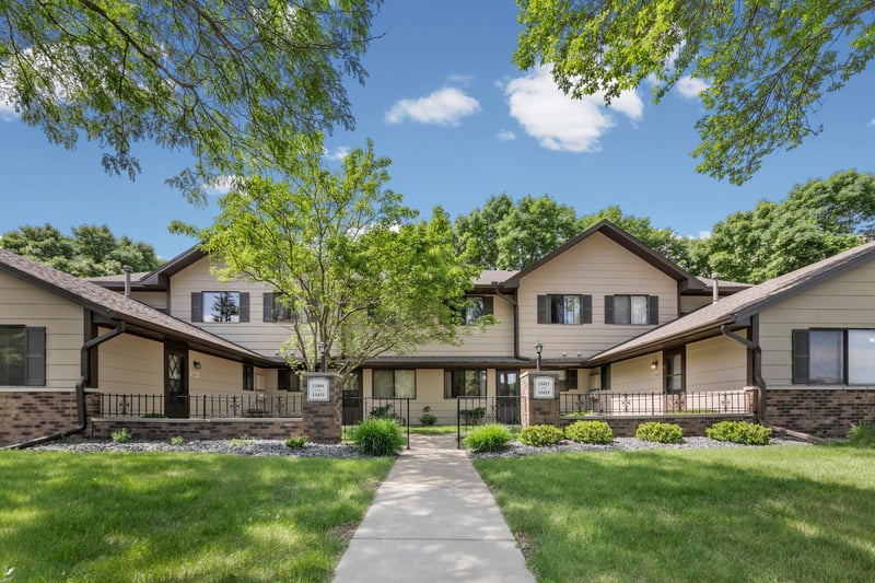13417 Zenith Ln, Eden Prairie, MN 55346