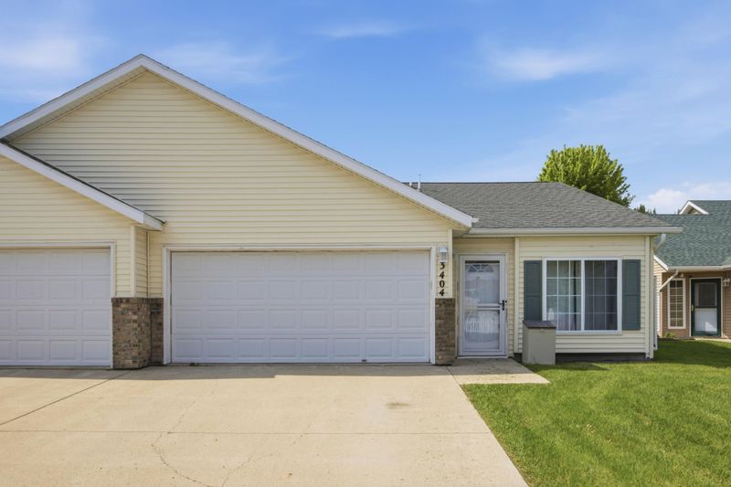 3404 38th St S, Moorhead, MN 56560