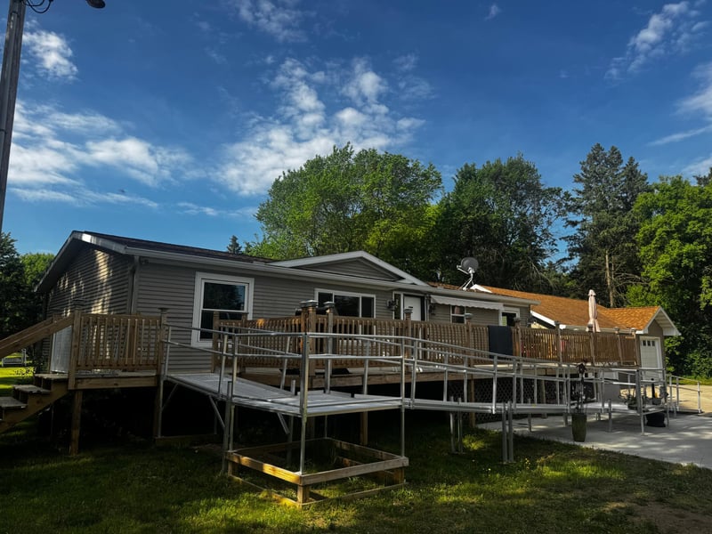 1102 4th St SE, Little Falls, MN 56345