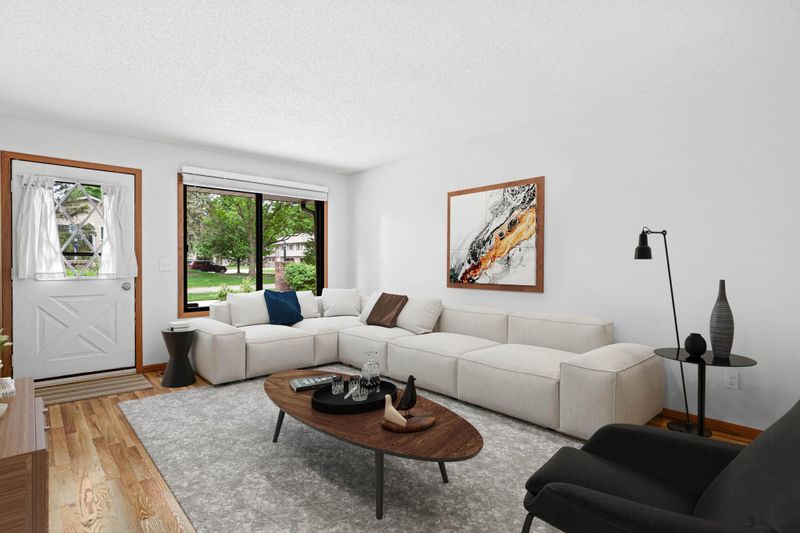 5961 Dellwood Ave, Shoreview, MN 55126