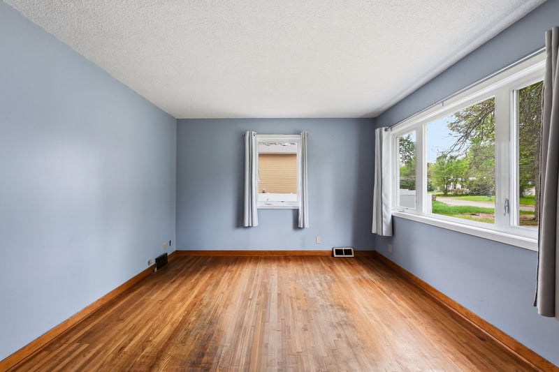 7804 Emerson Ave N, Brooklyn Park, MN 55444