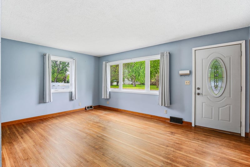 7804 Emerson Ave N, Brooklyn Park, MN 55444
