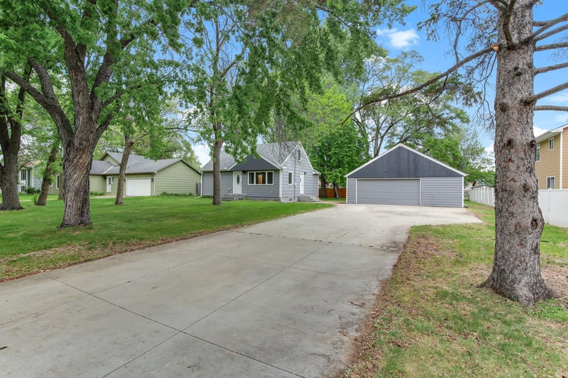 7804 Emerson Ave N, Brooklyn Park, MN 55444