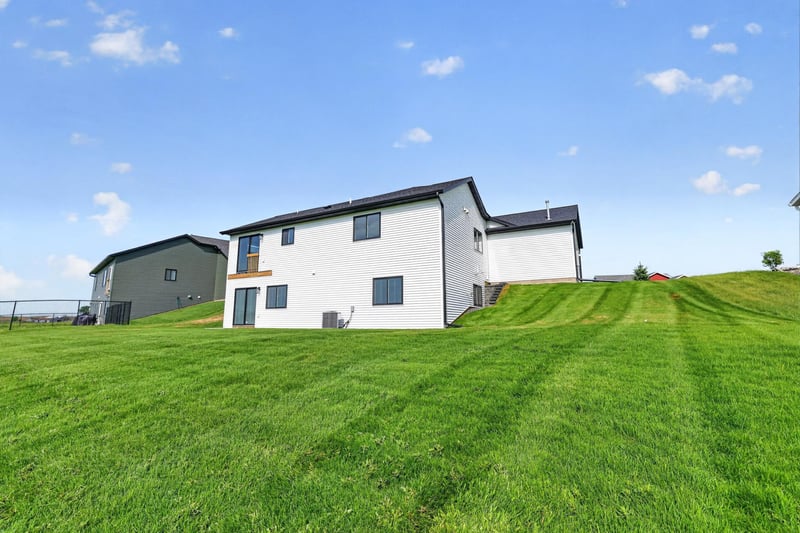 915 7th Ave, Wanamingo, MN 55983