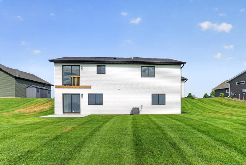 915 7th Ave, Wanamingo, MN 55983