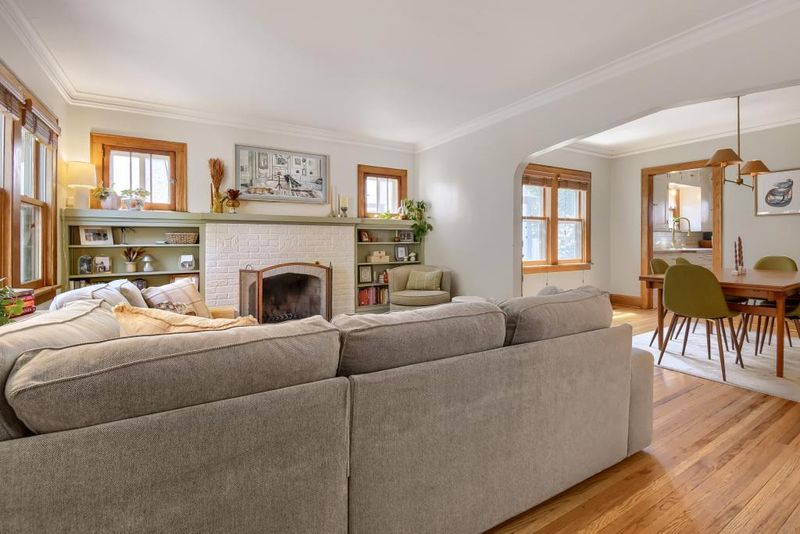 1545 Simpson St, Saint Paul, MN 55108