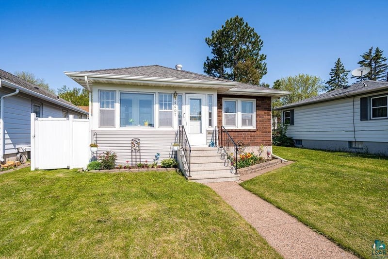 4407 W 6th St, Duluth, MN 55807