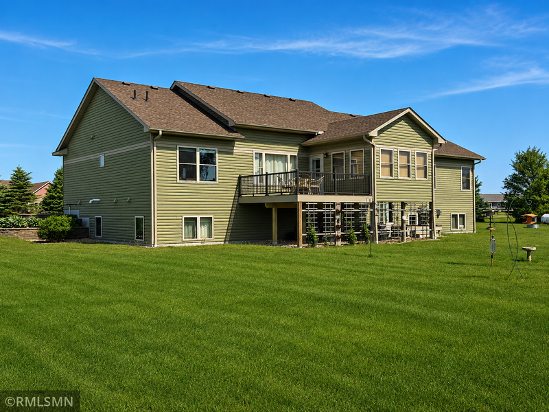 30062 Ashby Ct, Northfield, MN 55057