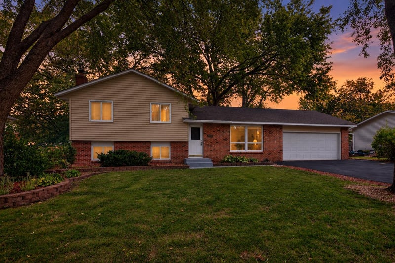 10204 Valley Forge Ln N, Maple Grove, MN 55369