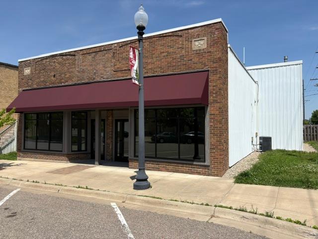 137 1st St E, Jordan, MN 55352