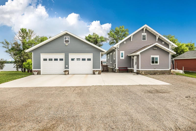 7998 147th Ave SE, Lake Lillian, MN 56253