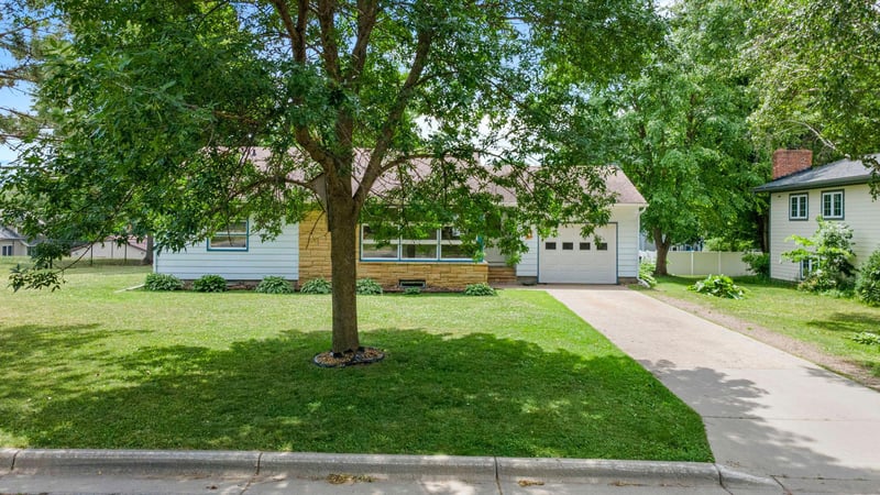 711 Elm Ave, Gaylord, MN 55334