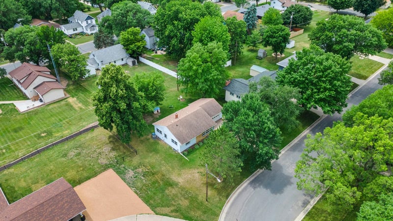 711 Elm Ave, Gaylord, MN 55334