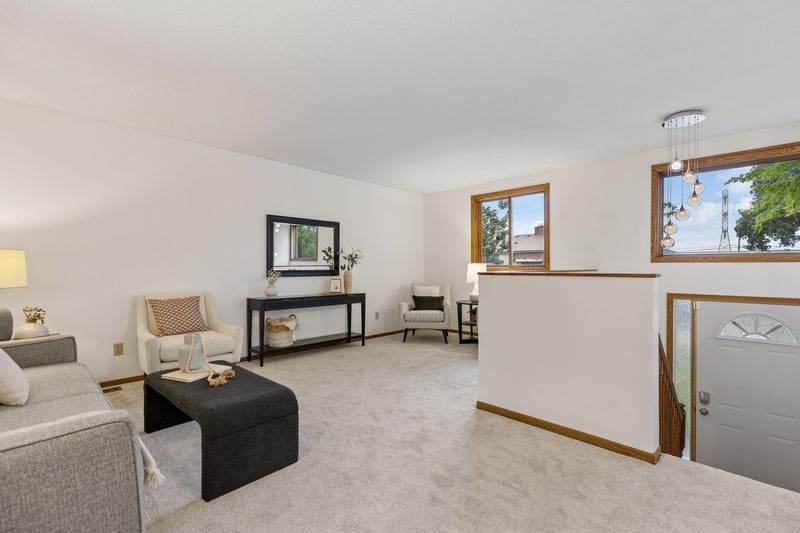 1888 Walnut St, Lauderdale, MN 55113