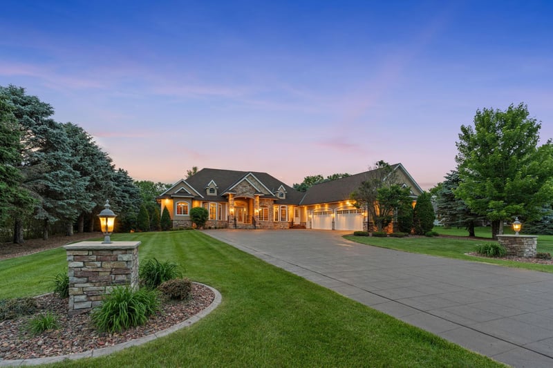 5785 232nd St W, Faribault, MN 55021