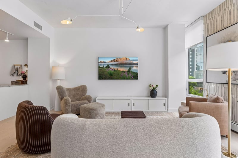 901 S 2nd St #205, Minneapolis, MN 55415