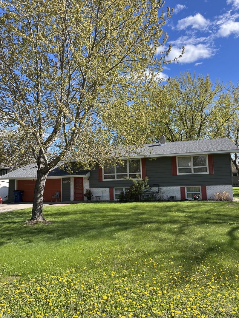 5850 Rolling Ridge Rd, Saint Cloud, MN 56303