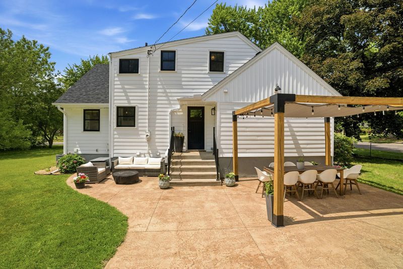 8401 15th Ave S, Bloomington, MN 55425