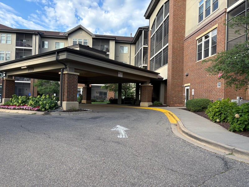 7100 Metro Blvd #113, Edina, MN 55439