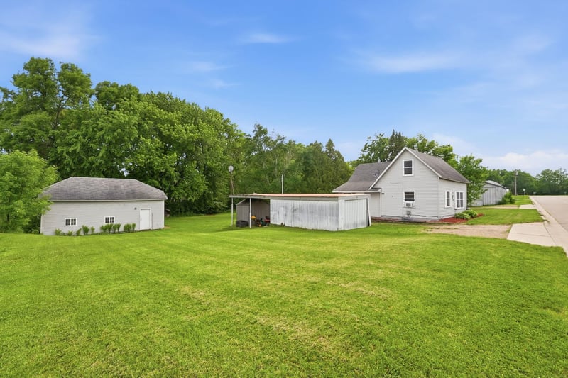 411 W Main St, Osakis, MN 56360