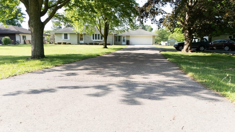 58413 220th St, Austin, MN 55912