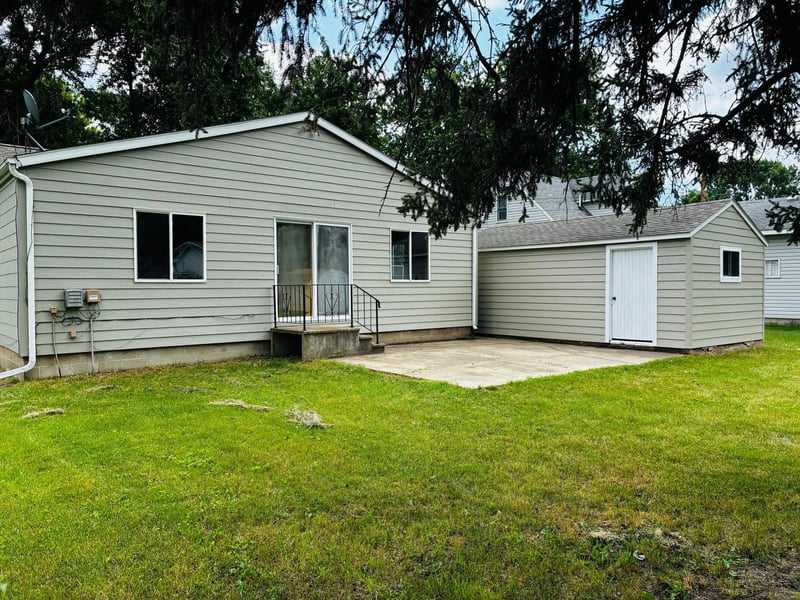 2742 Pine Ave, Slayton, MN 56172