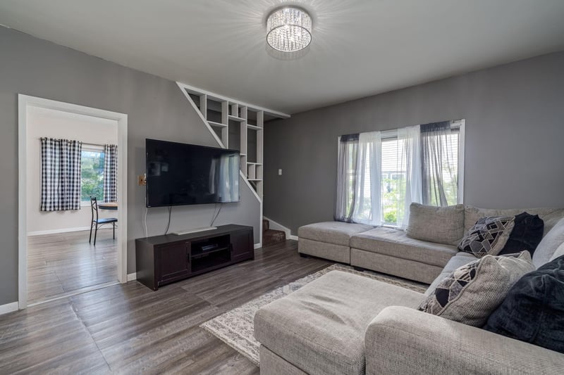 317 Walnut St SW, Sleepy Eye, MN 56085