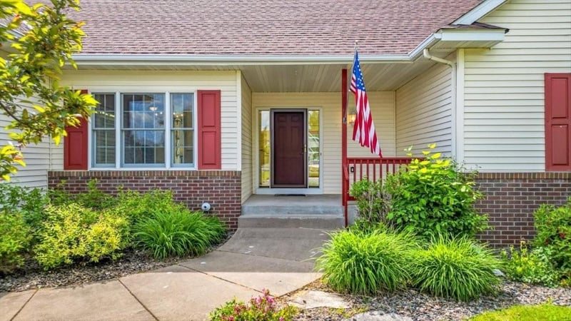 29673 Shoreview Cir, Lindstrom, MN 55045