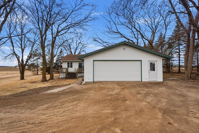 15682 150th St, Osakis, MN 56360