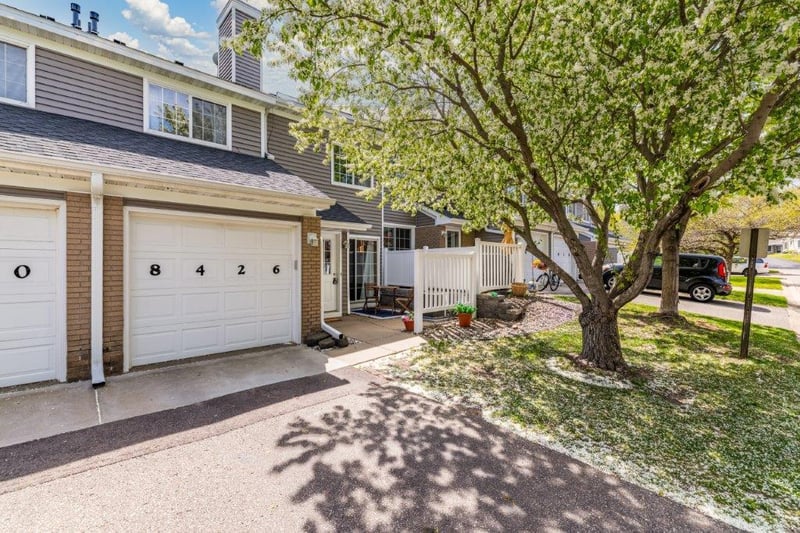 8426 Copperfield Way #93, Inver Grove Heights, MN 55076