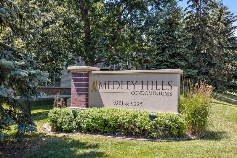 9225 Medicine Lake Rd #205B, Golden Valley, MN 55427