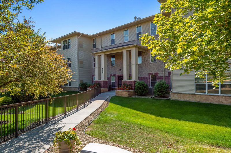 9225 Medicine Lake Rd #205B, Golden Valley, MN 55427