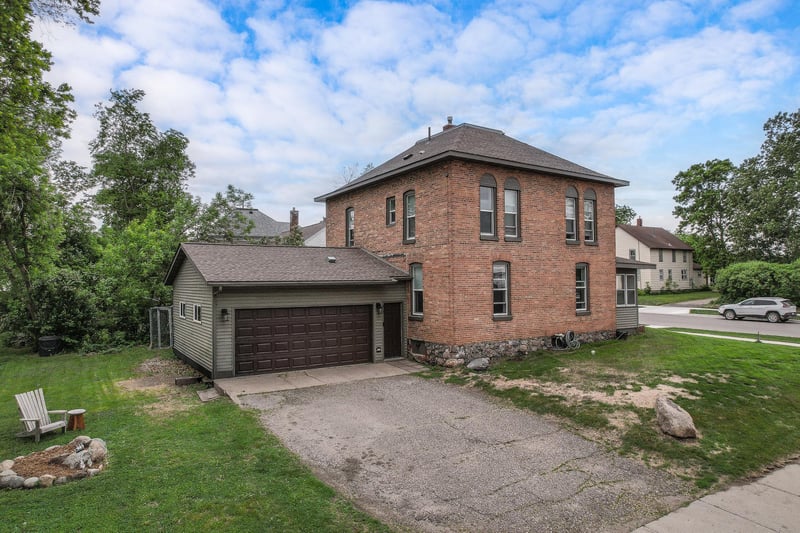 403 Pine St S, Sauk Centre, MN 56378