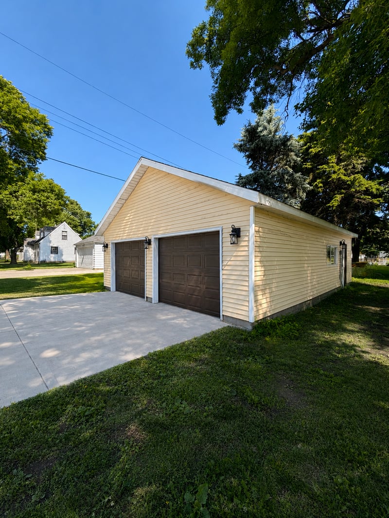 416 2nd Ave S, Sacred Heart, MN 56285