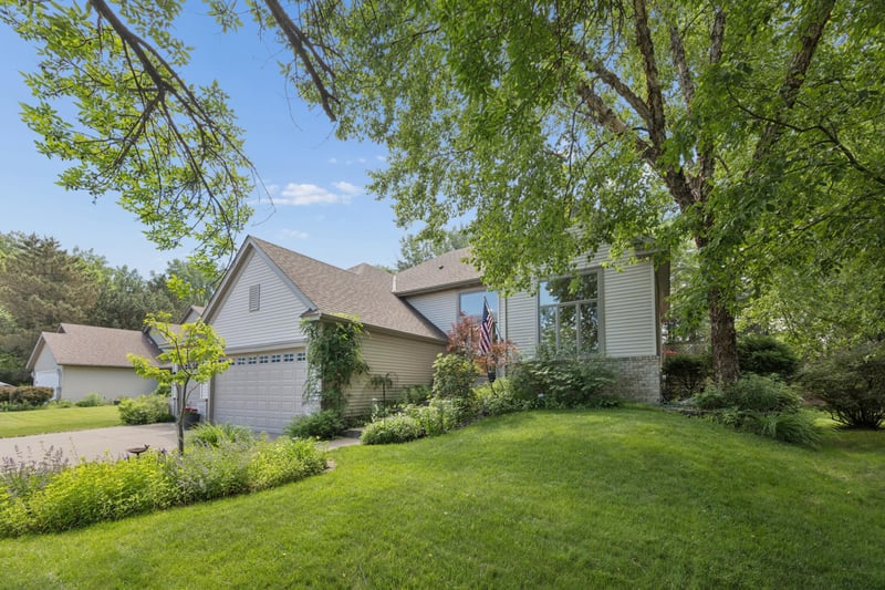 638 Oakwood Dr, Shoreview, MN 55126