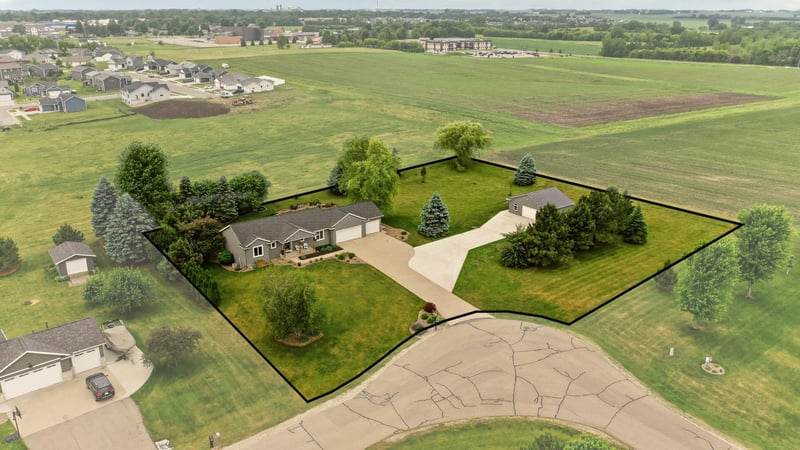 24705 619th St, Mantorville, MN 55955
