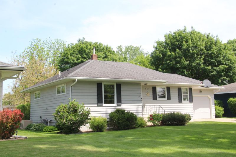 561 4th St E, Hector, MN 55342