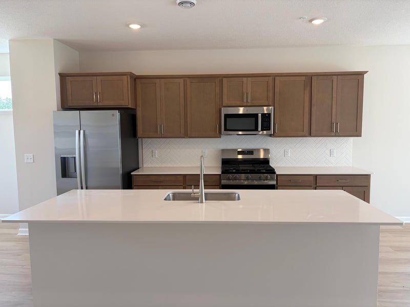13612 Willow Dr, Rogers, MN 55374